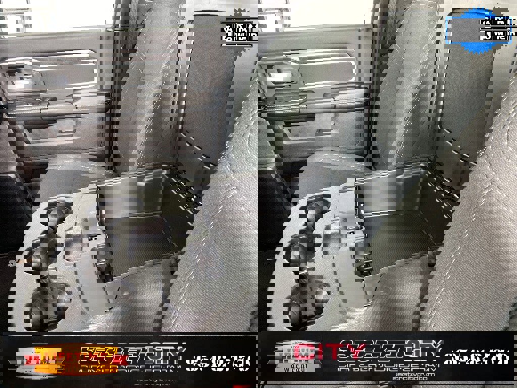 Used 2024 RAM 2500 Big Horn w/ Sport Appearance Package image 25