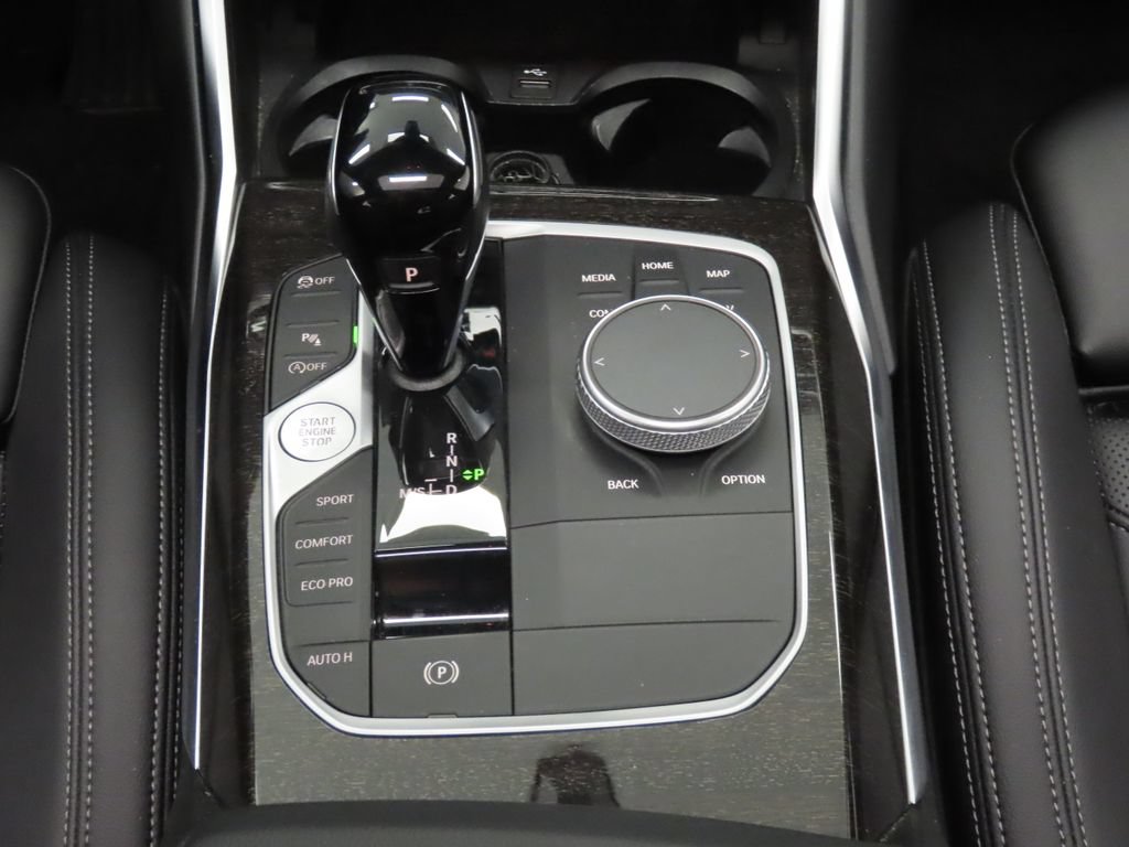 Used 2022 BMW 330i Sedan w/ Driving Assistance Package RWD image 26