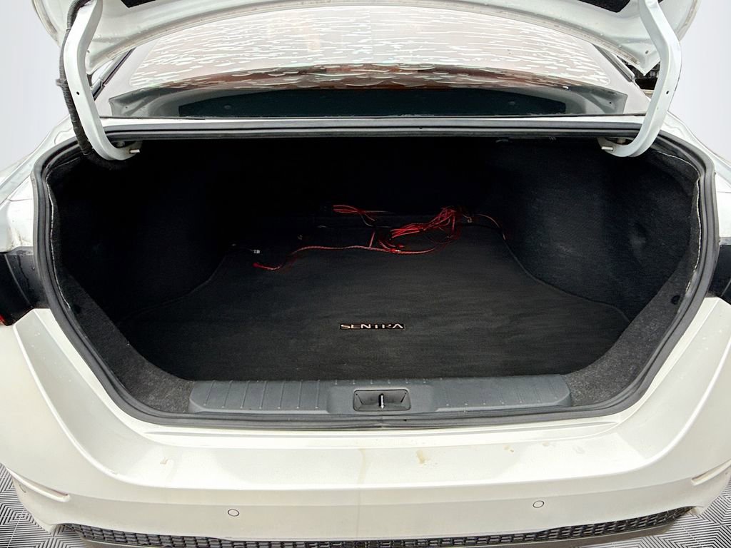 Used 2020 Nissan Sentra SR FWD image 30