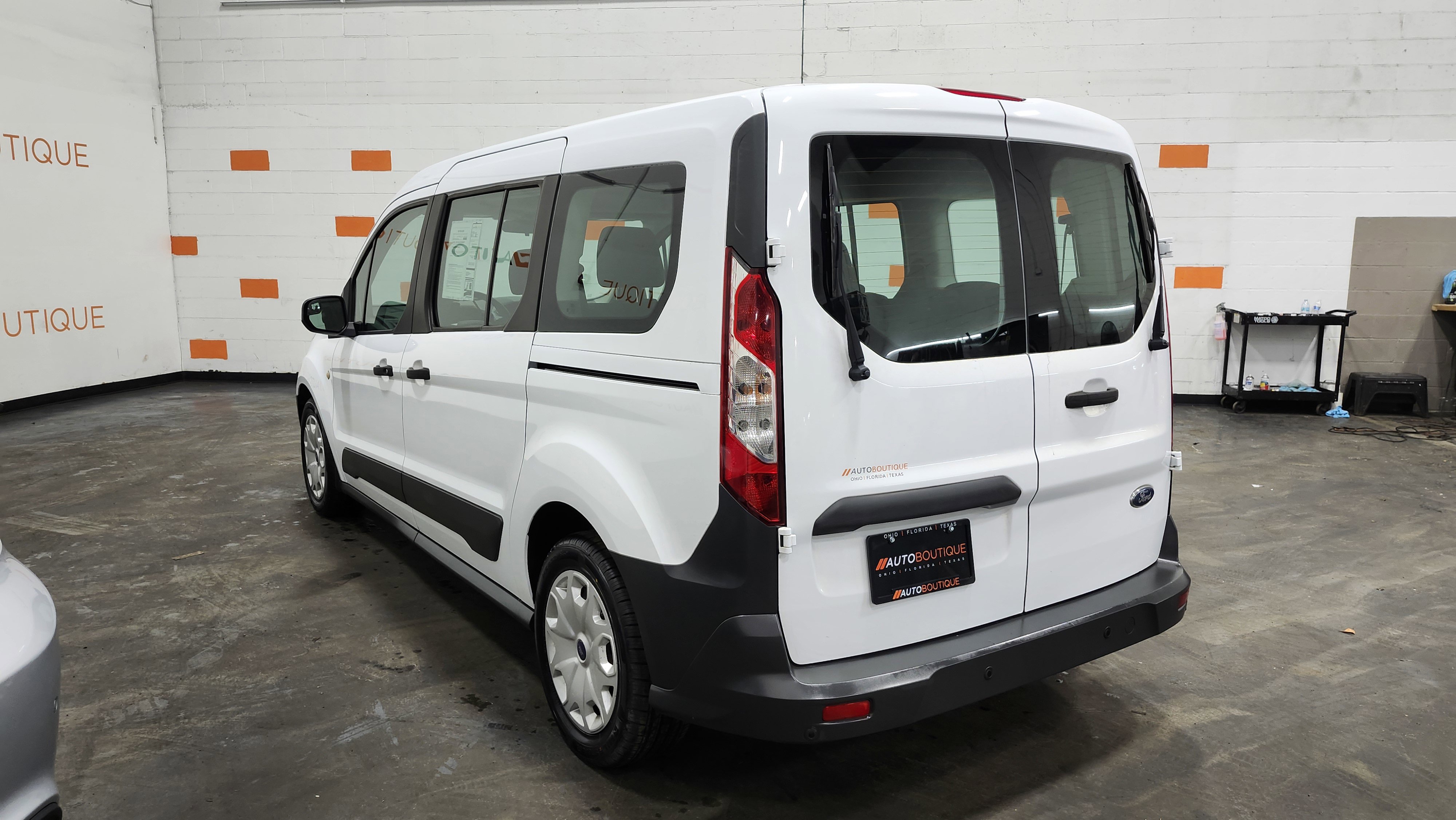 Used 2017 Ford Transit Connect XL image 12