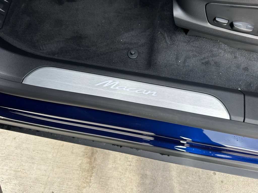 Used 2026 Porsche Macan Electric RWD image 23