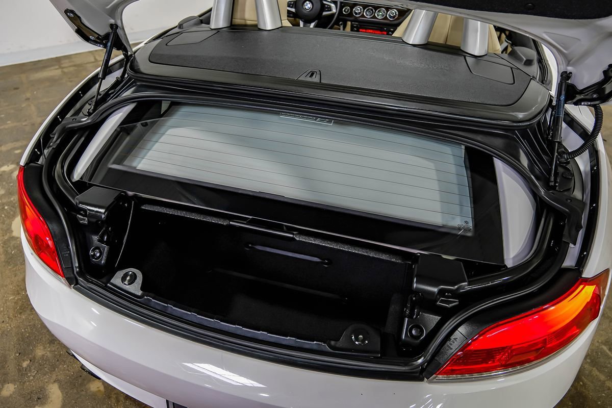 Used 2011 BMW Z4 sDrive30i w/ Premium Pkg RWD image 45