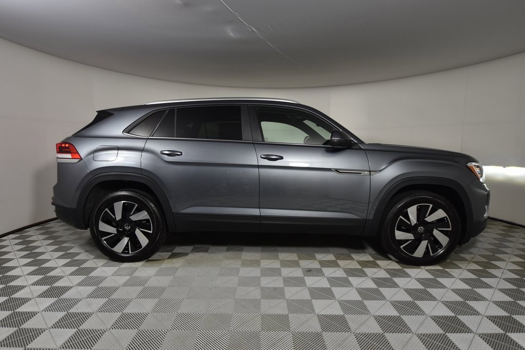 New 2025 Volkswagen Atlas Cross Sport SE image 8