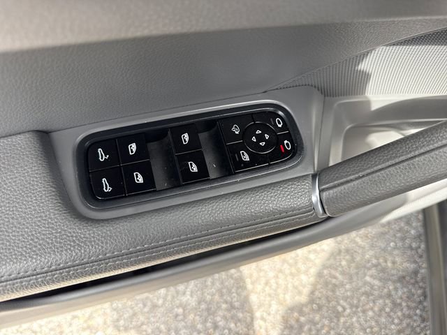 Used 2020 Porsche Cayenne image 39