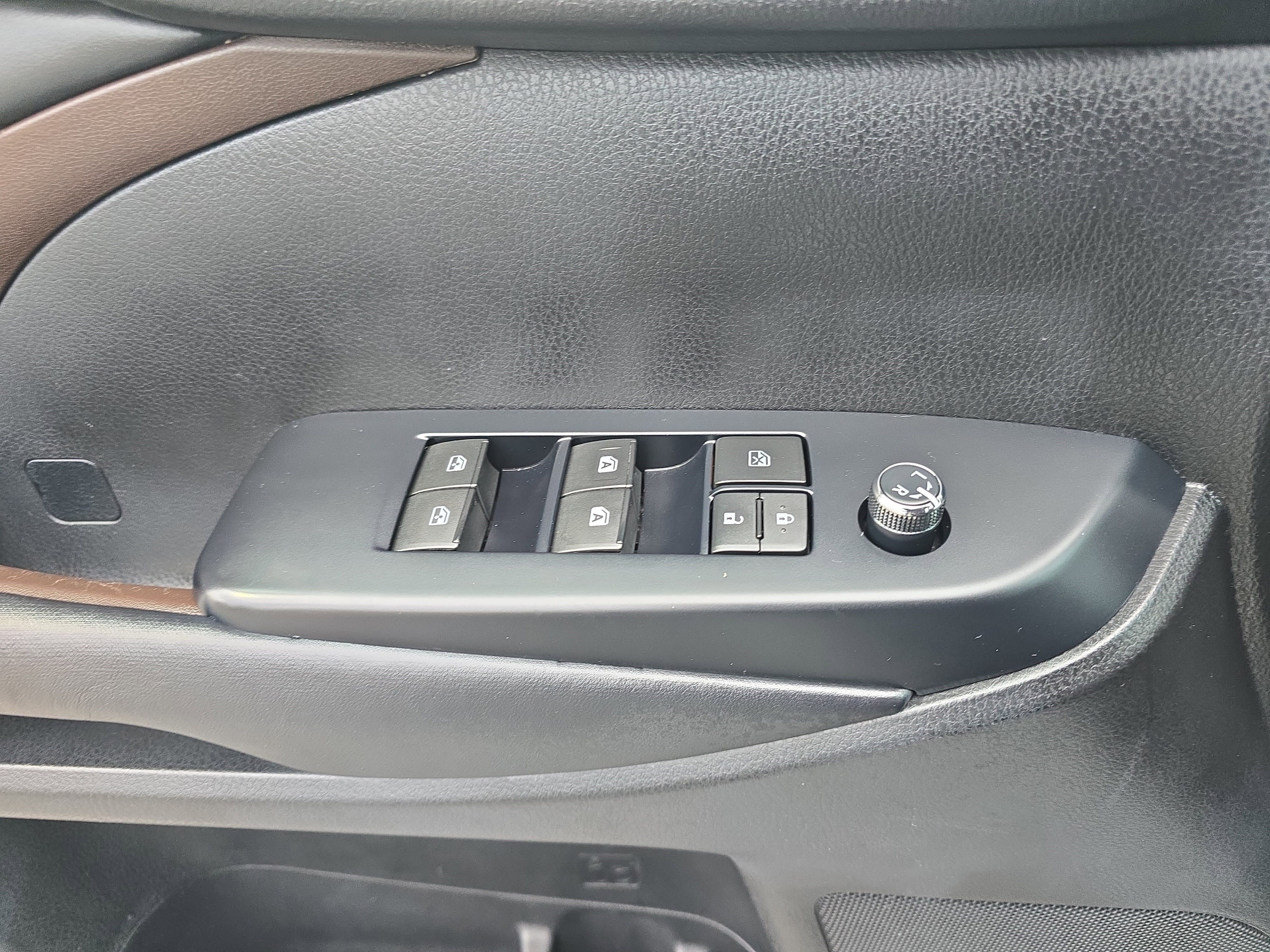 Used 2018 Toyota Highlander XLE image 26