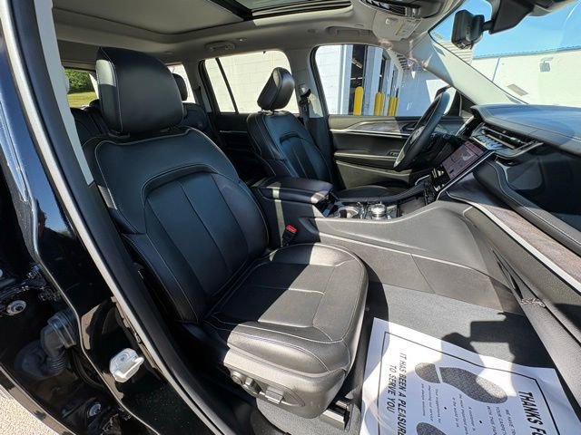 Used 2022 Jeep Grand Cherokee Limited 4xe w/ Luxury Tech Group II AWD/4WD image 32