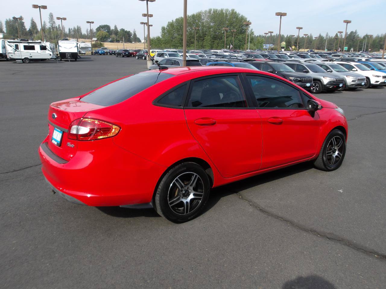 Used 2013 Ford Fiesta SE FWD image 5