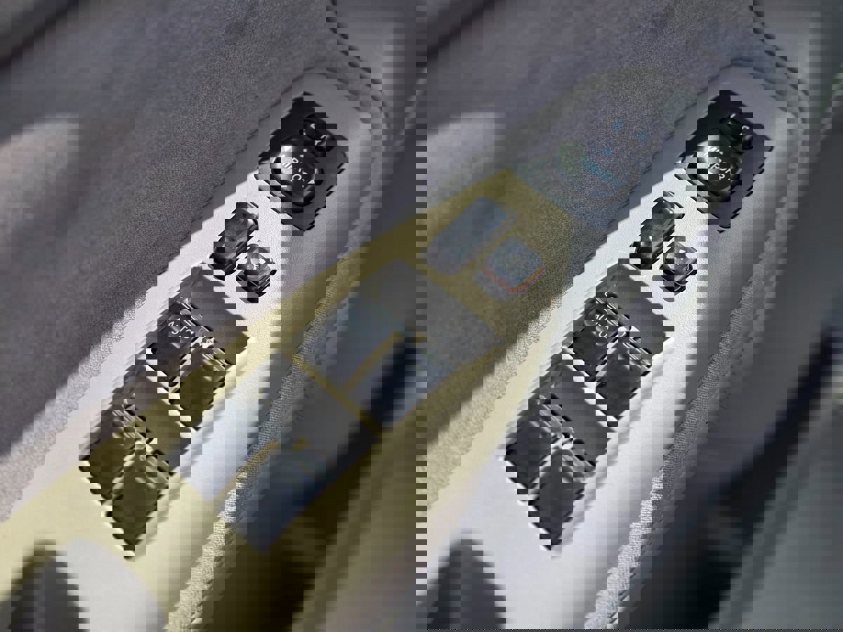 Used 2004 Toyota Camry LE image 21