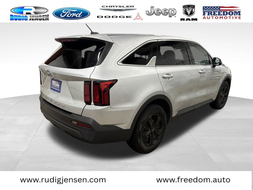 Used 2021 Kia Sorento LX FWD image 5