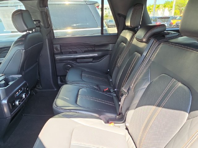 Used 2024 Ford Expedition Max Platinum RWD image 13