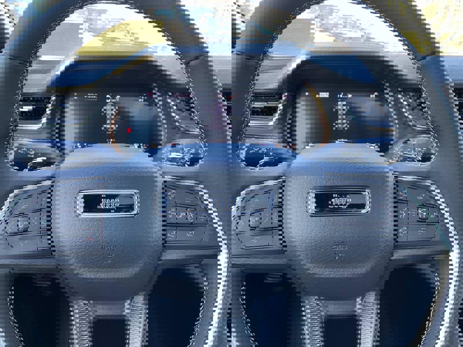 New 2025 Jeep Grand Cherokee Laredo image 15