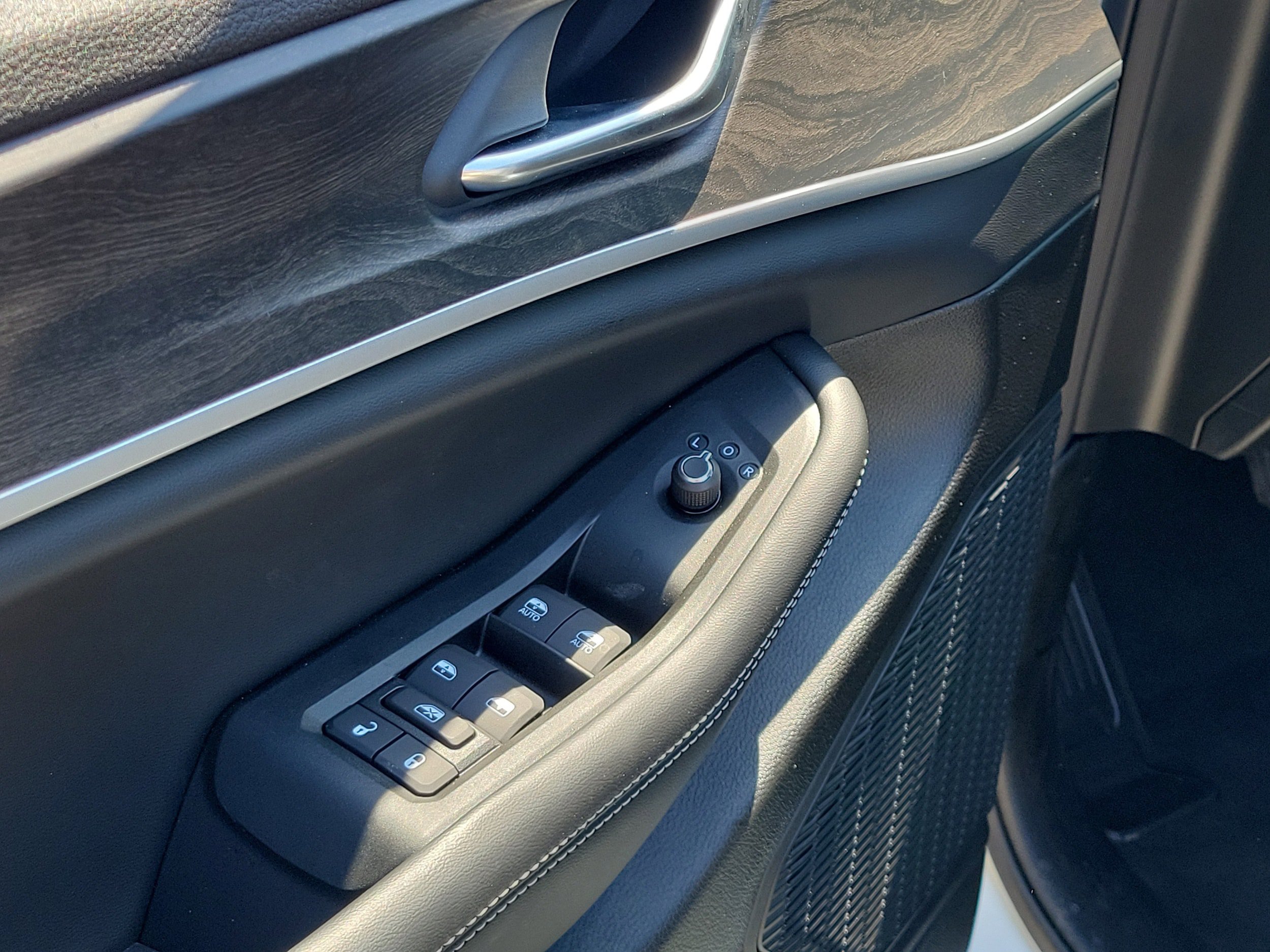 New 2026 Jeep Grand Cherokee Altitude RWD image 17