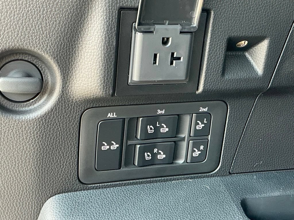 New 2026 Lexus LX 700h Luxury AWD/4WD image 19