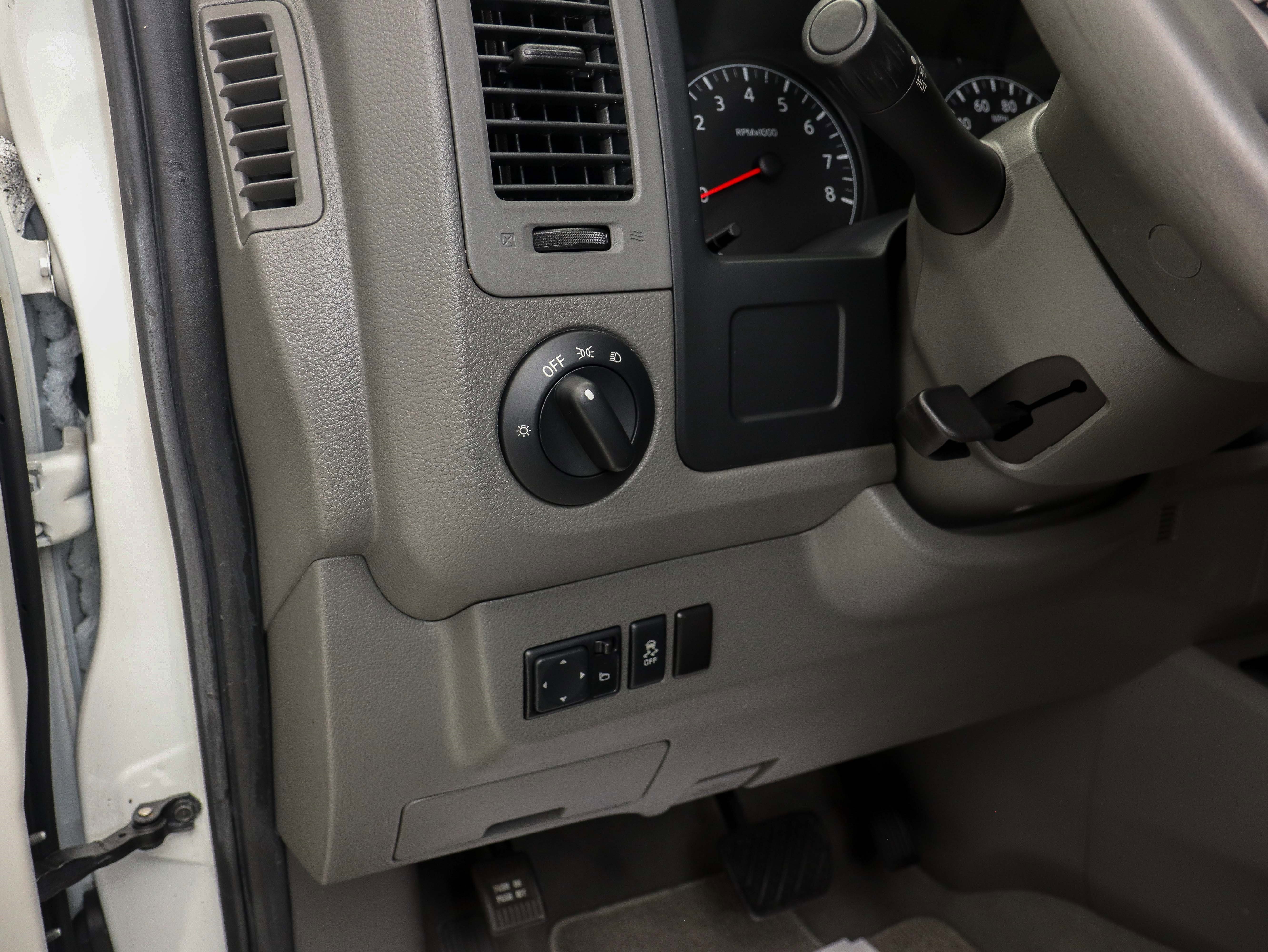 Used 2019 Nissan NV 3500 SV image 23