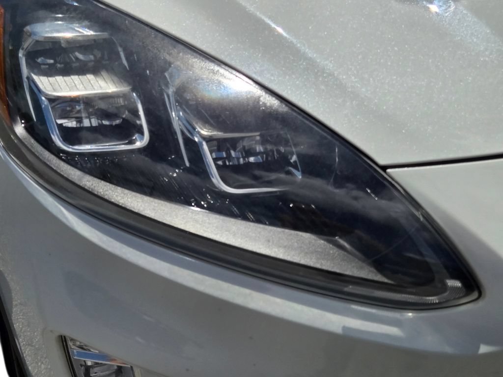 Used 2020 Ford Escape Titanium AWD/4WD image 4
