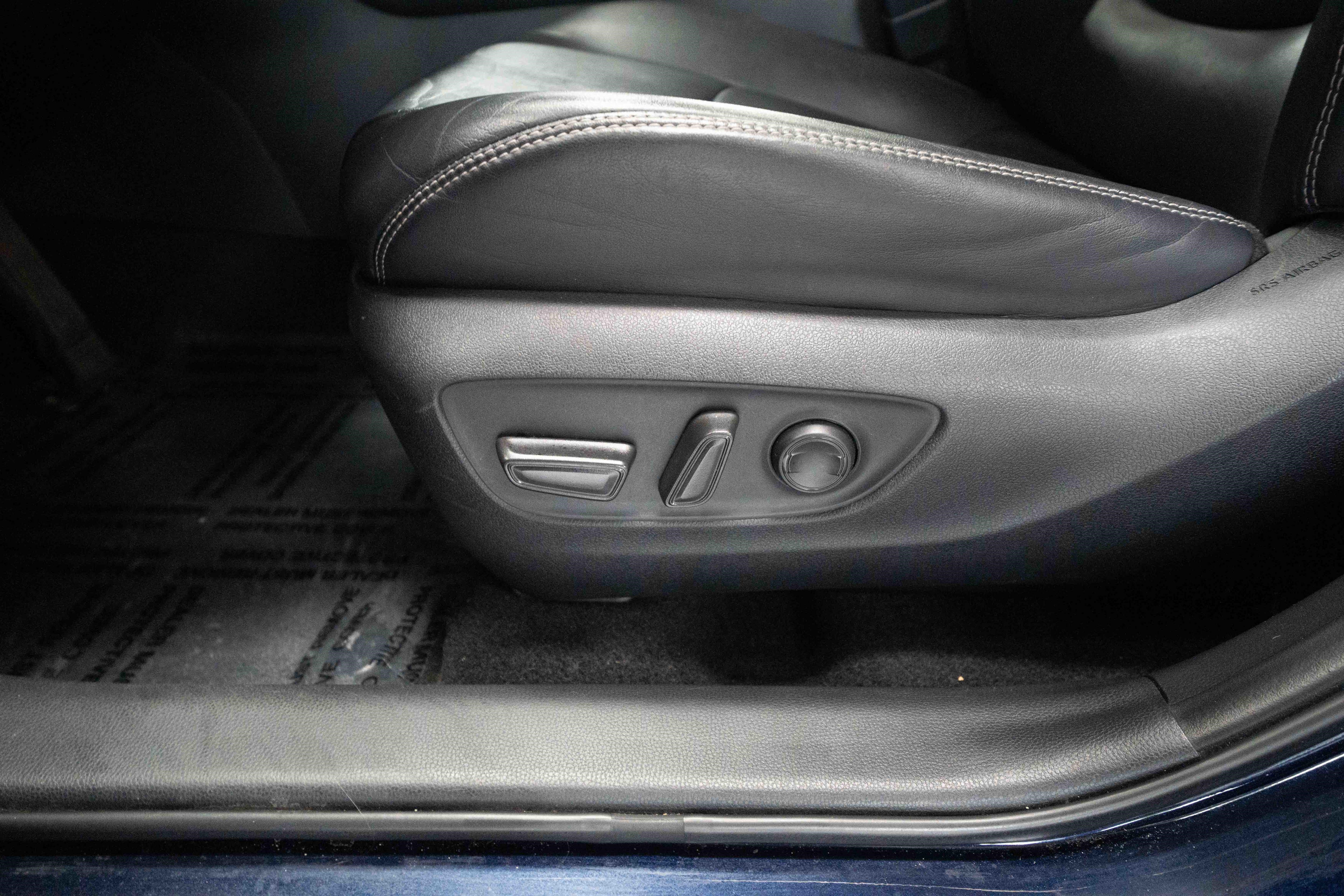 Used 2019 Toyota RAV4 XLE Premium w/ All Weather Liner Package AWD/4WD image 12