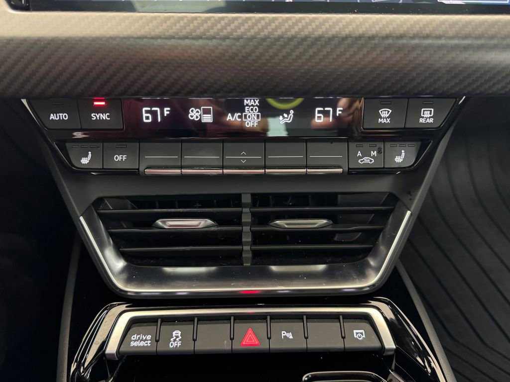 Used 2022 Audi e-tron GT Premium Plus w/ Performance Package image 21