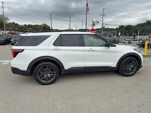 Used 2025 Ford Explorer ST w/ Sun And Sound Package AWD/4WD image 3