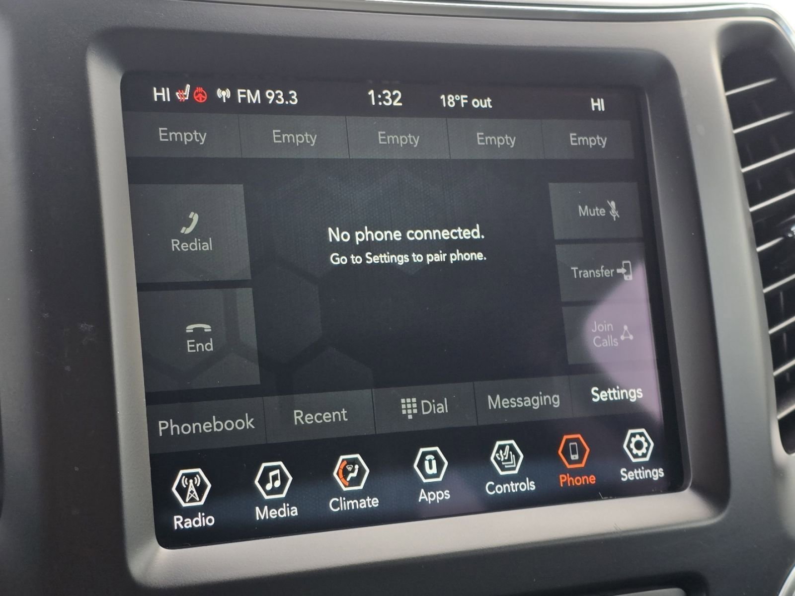 Used 2021 Jeep Cherokee Latitude Lux w/ Comfort/Convenience Group image 4