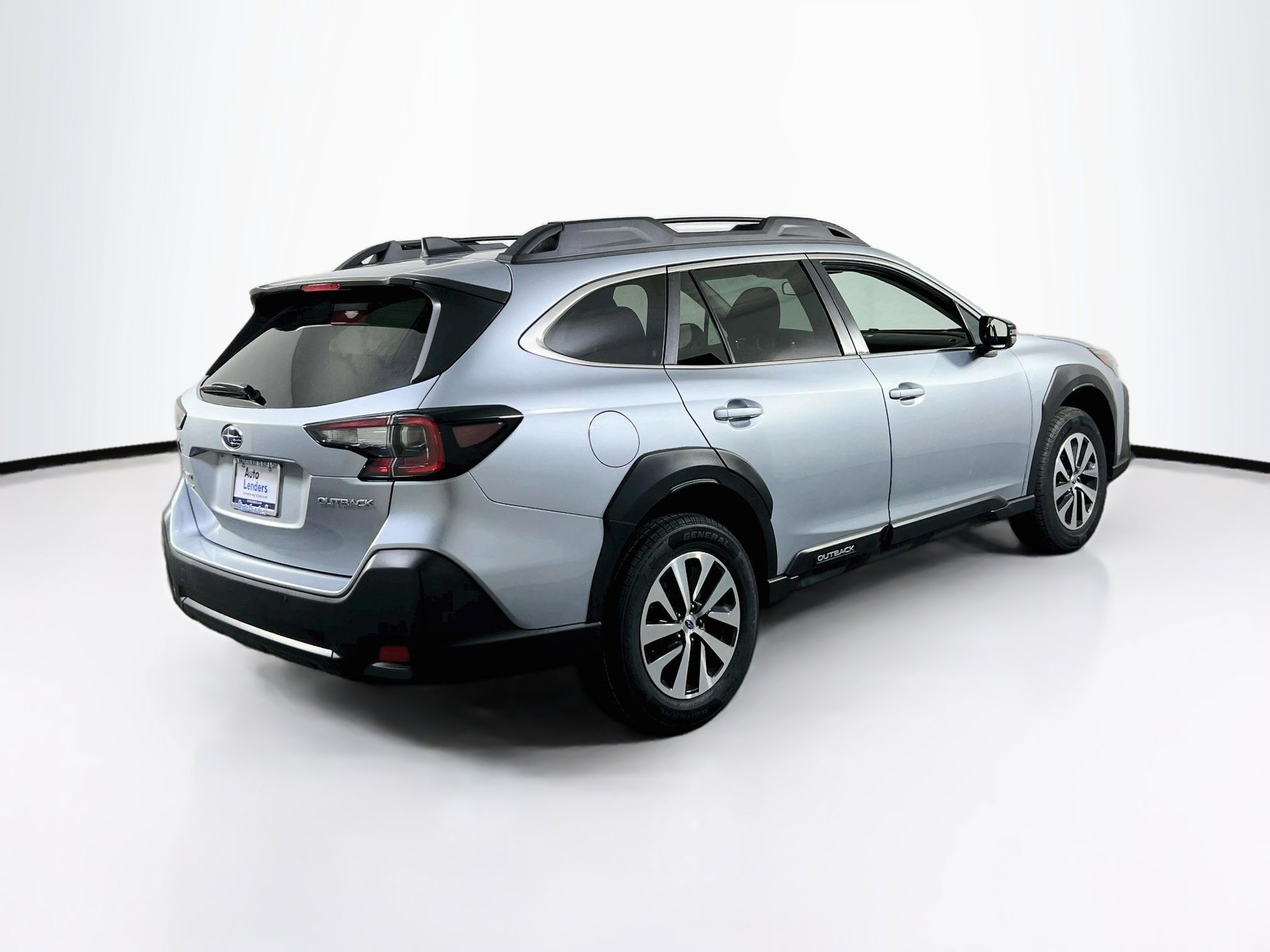 Used 2023 Subaru Outback Premium AWD/4WD image 5