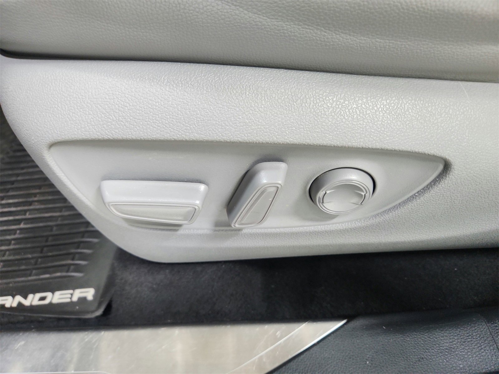 Used 2020 Toyota Highlander Platinum image 20