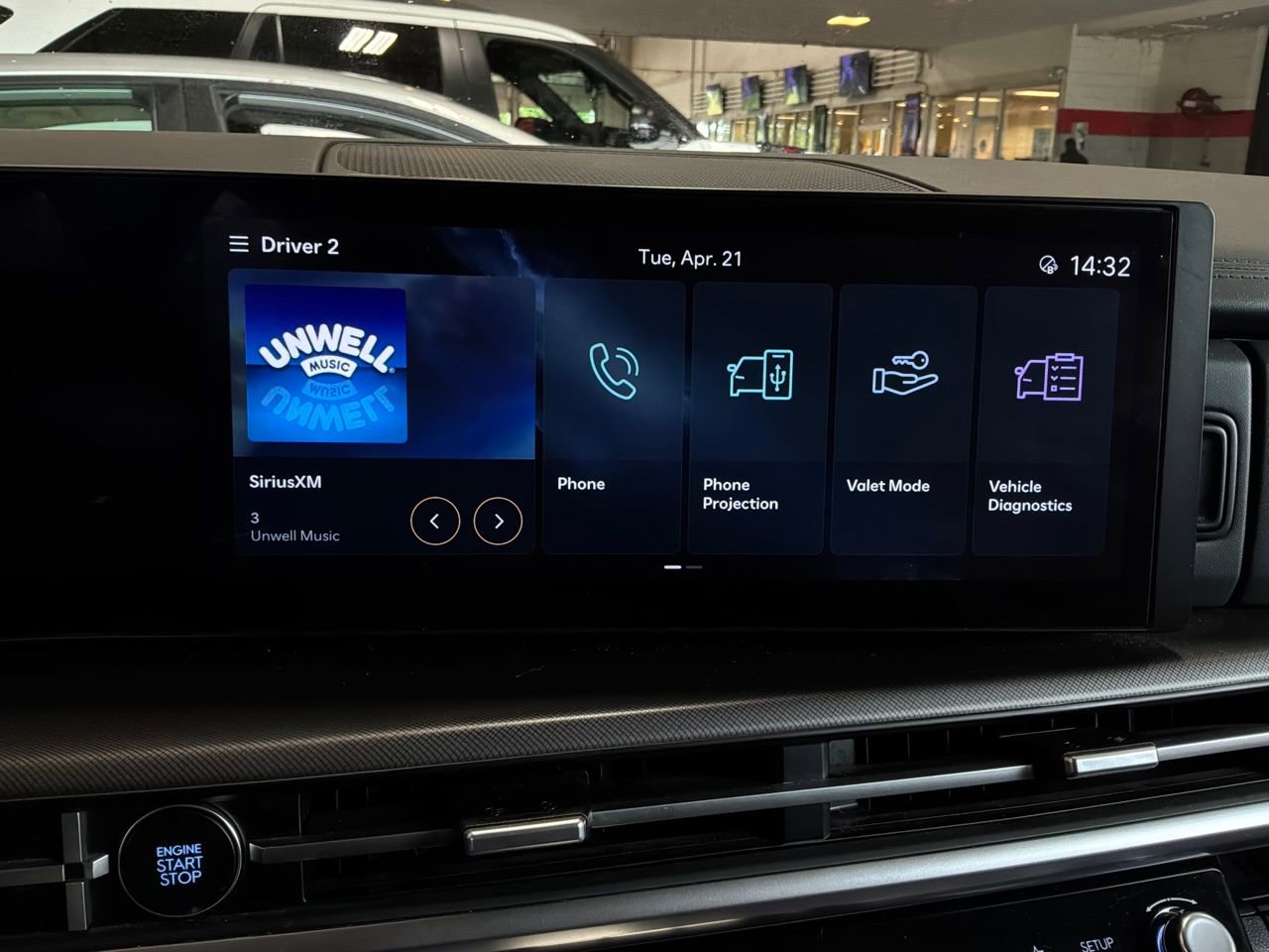 Used 2025 Hyundai Santa Fe SEL FWD image 30