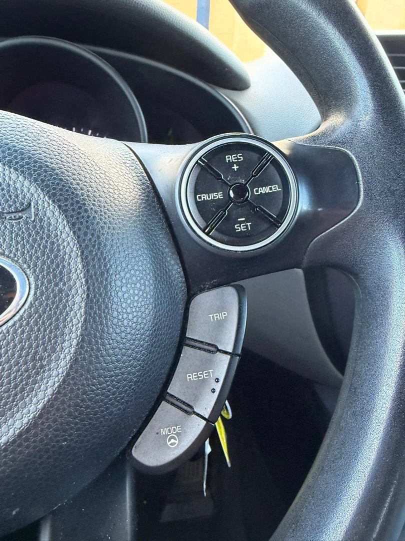 Used 2014 Kia Soul + FWD image 21
