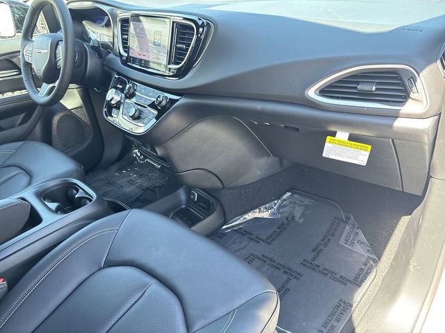 New 2026 Chrysler Voyager LX FWD image 13