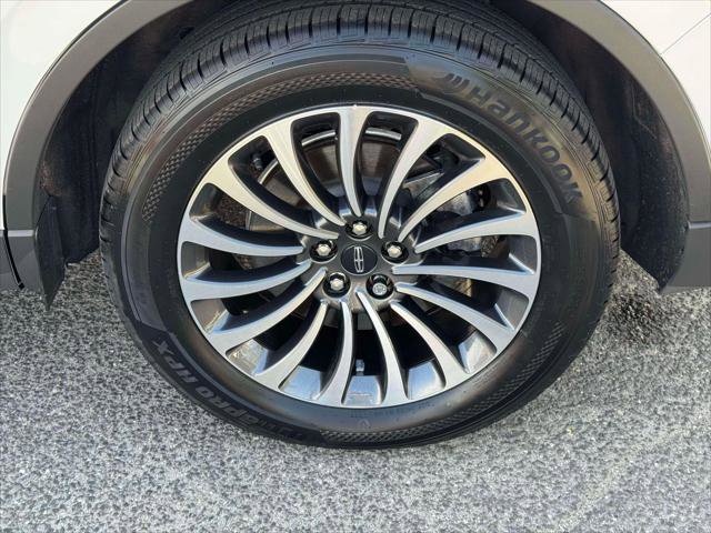 Used 2023 Lincoln Aviator Reserve w/ Elements Package Plus AWD/4WD image 11