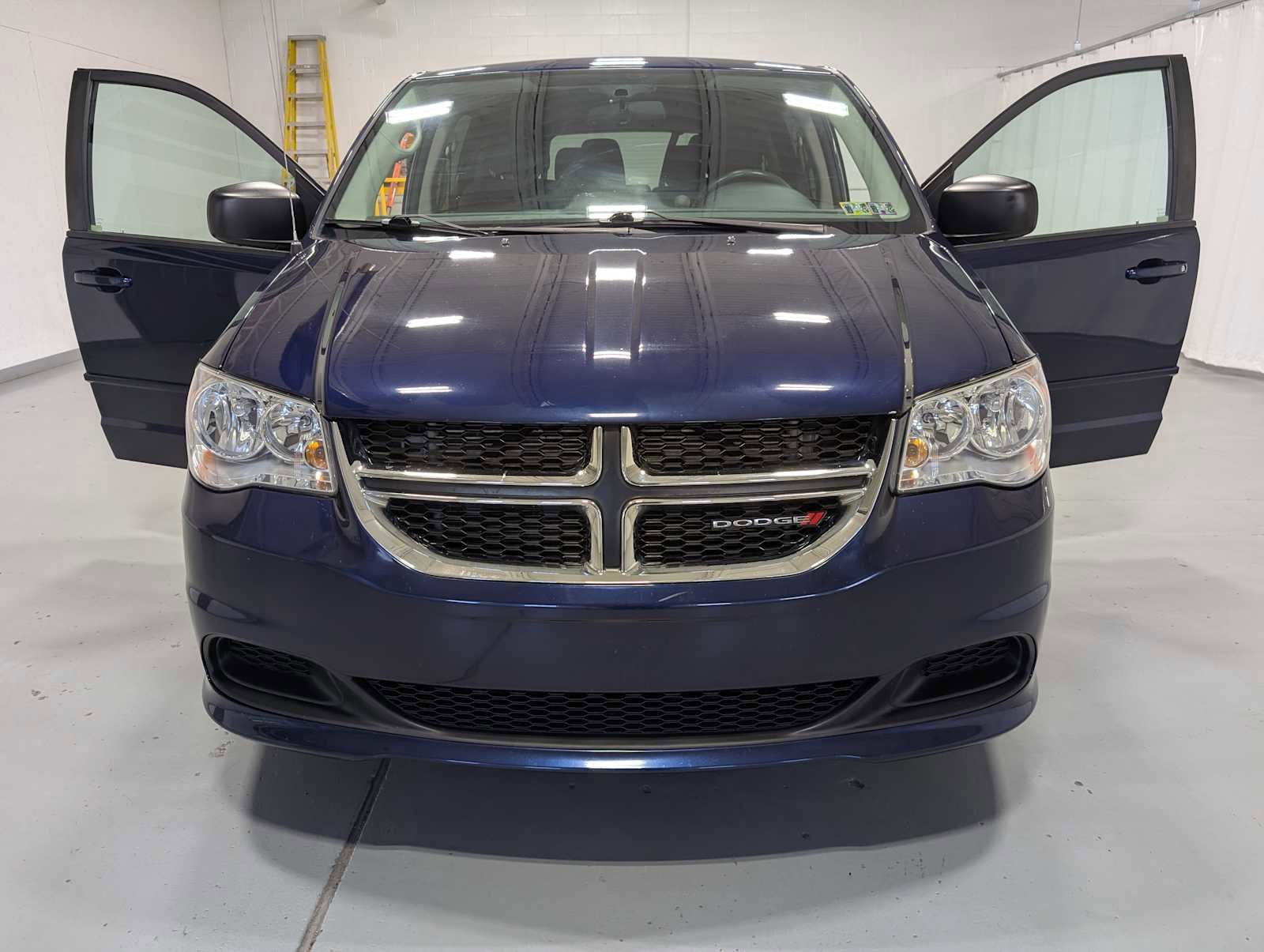 Used 2017 Dodge Grand Caravan SE w/ Power Window Group image 13