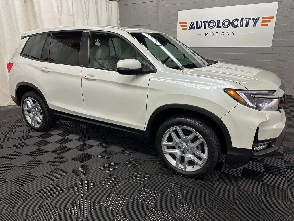 Used 2025 Honda Passport EX-L image 2