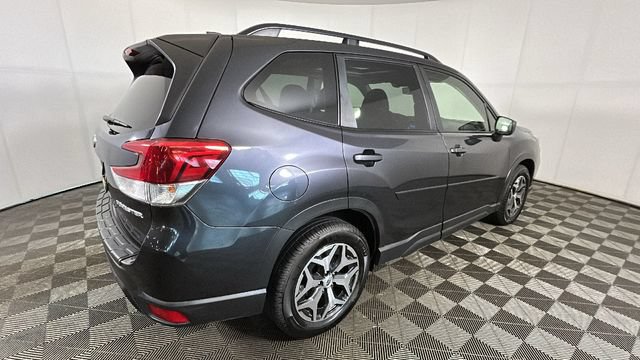 Used 2019 Subaru Forester Premium AWD/4WD image 2