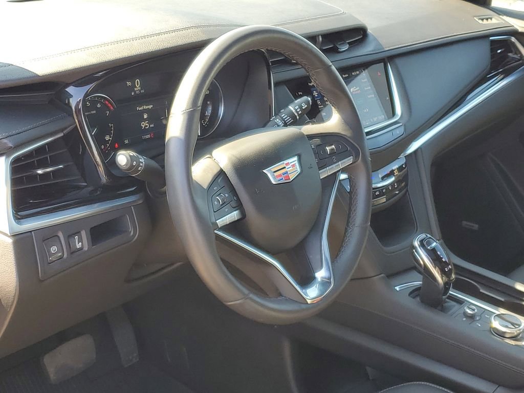 Used 2024 Cadillac XT6 Luxury w/ LPO, Floor Liner Package FWD image 8