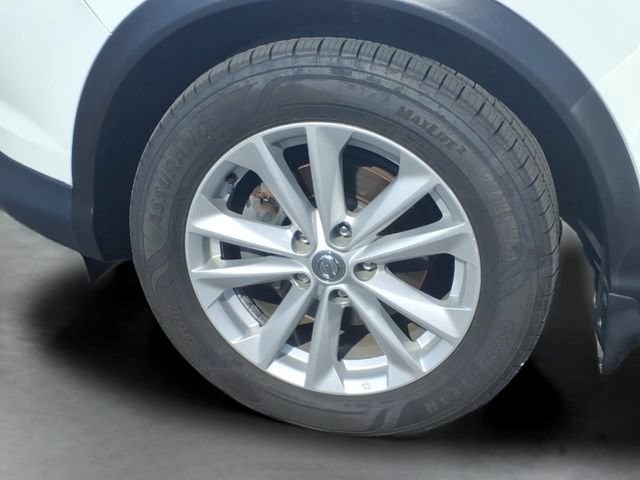Used 2017 Nissan Rogue Sport S w/ S Appearance Package AWD/4WD image 18