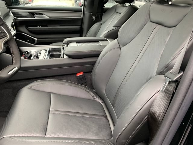 New 2026 Jeep Grand Wagoneer 4WD w/ Premium Group I image 11