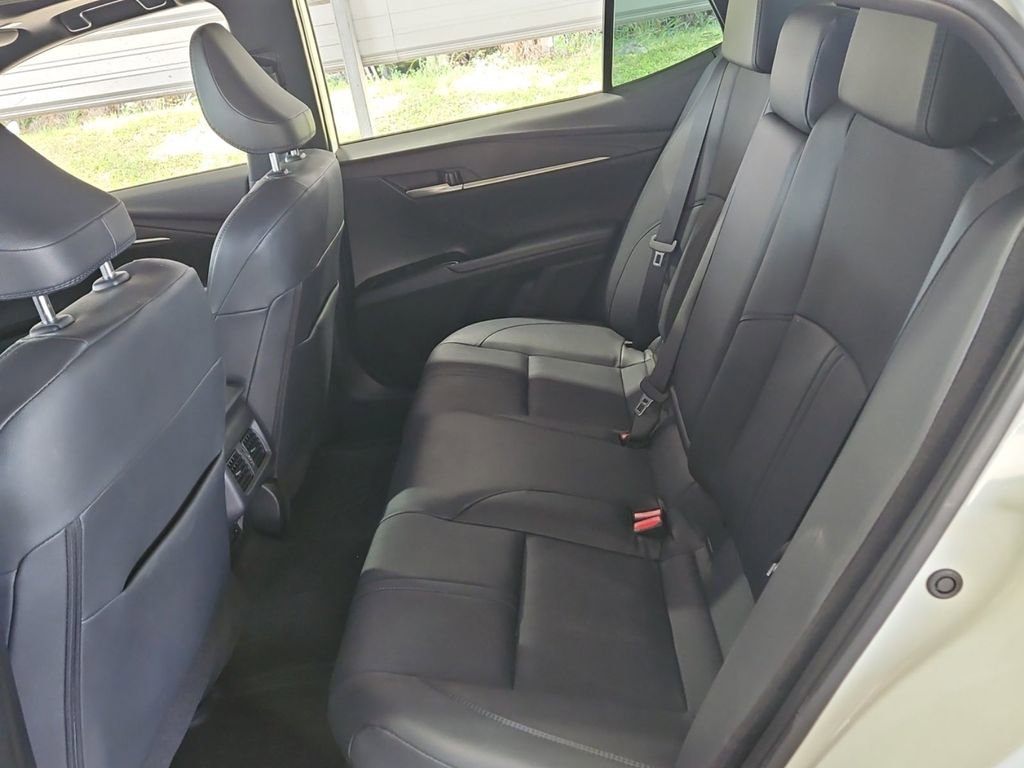 Used 2025 Toyota Camry XSE FWD image 11
