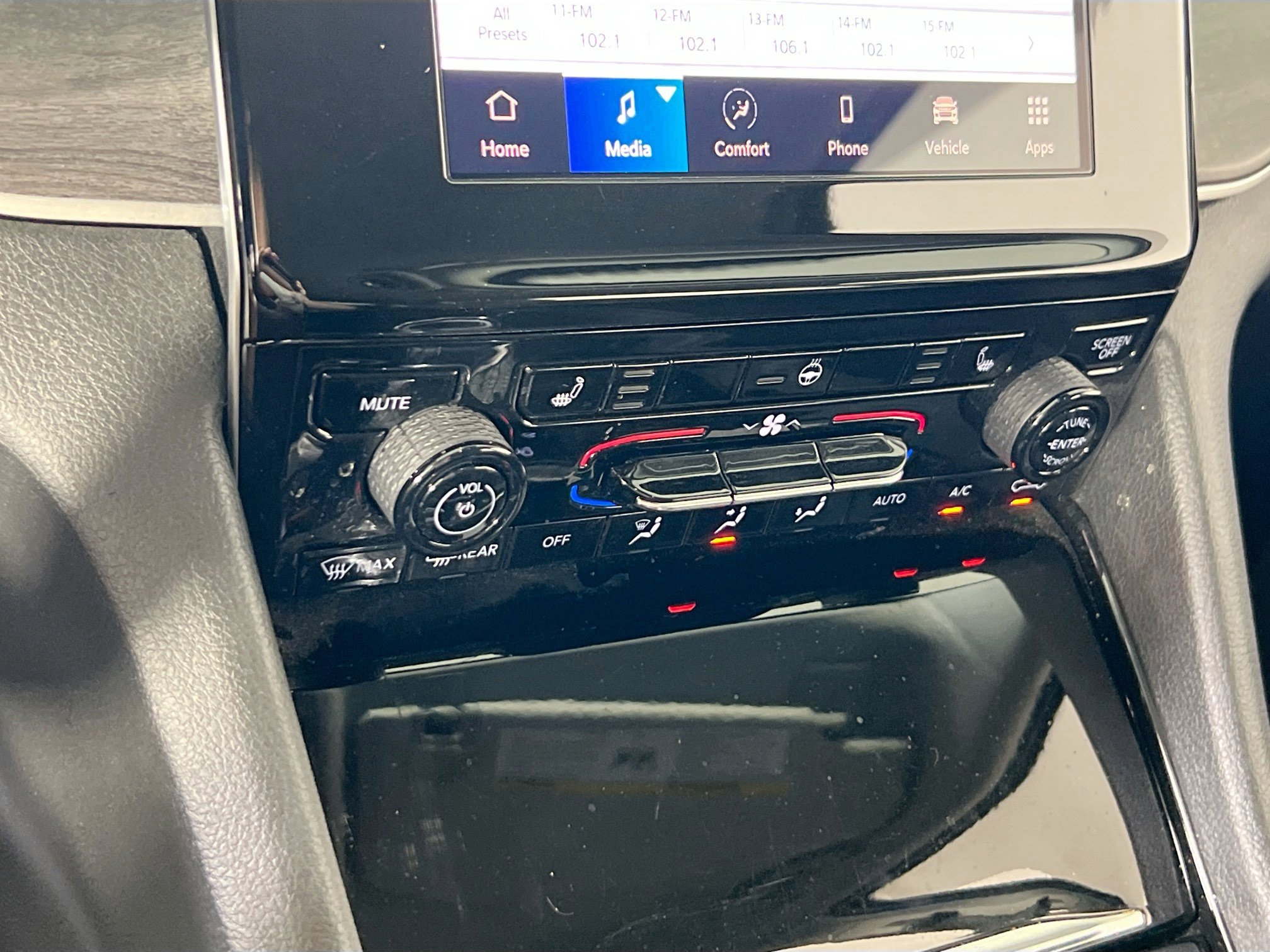 Used 2022 Jeep Grand Cherokee Limited image 14