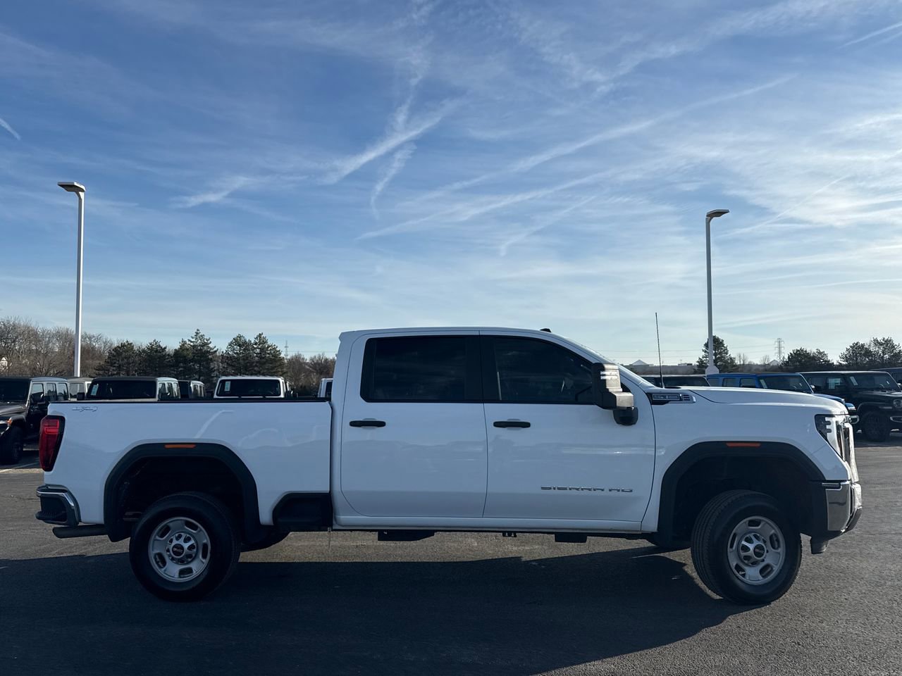 Used 2024 GMC Sierra 2500 Pro w/ Convenience Package image 2
