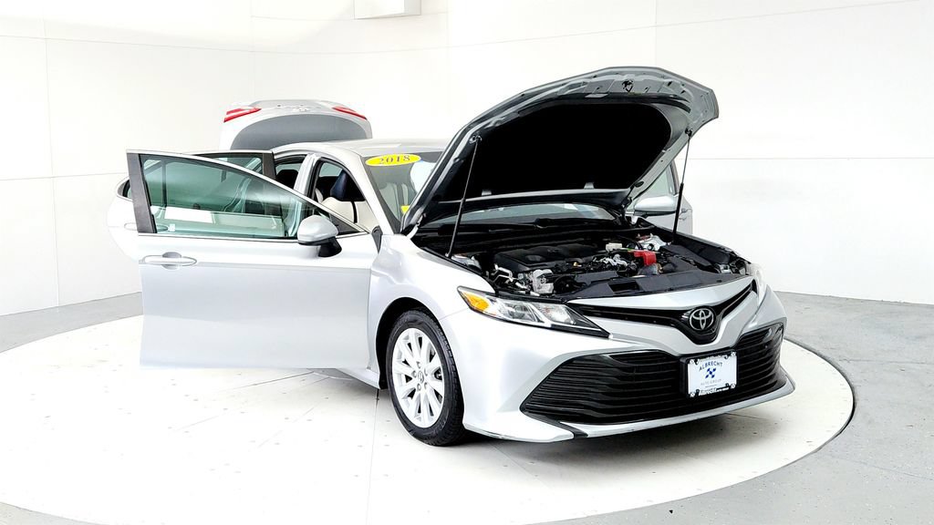 Certified 2018 Toyota Camry LE FWD image 9