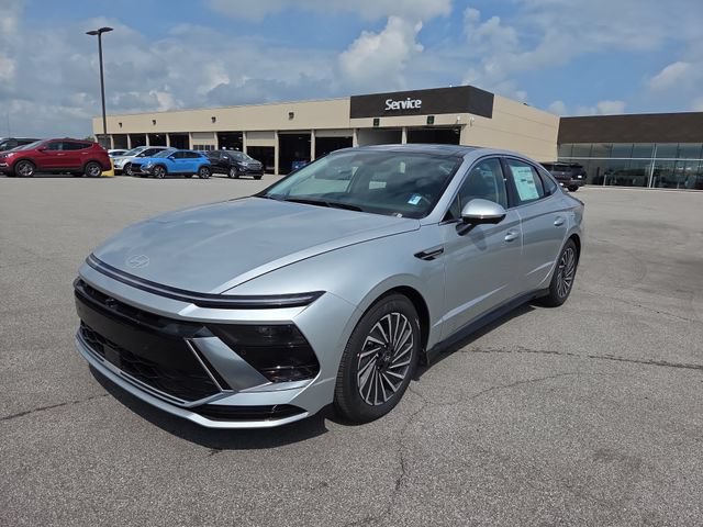 New 2026 Hyundai Sonata Limited FWD image 2