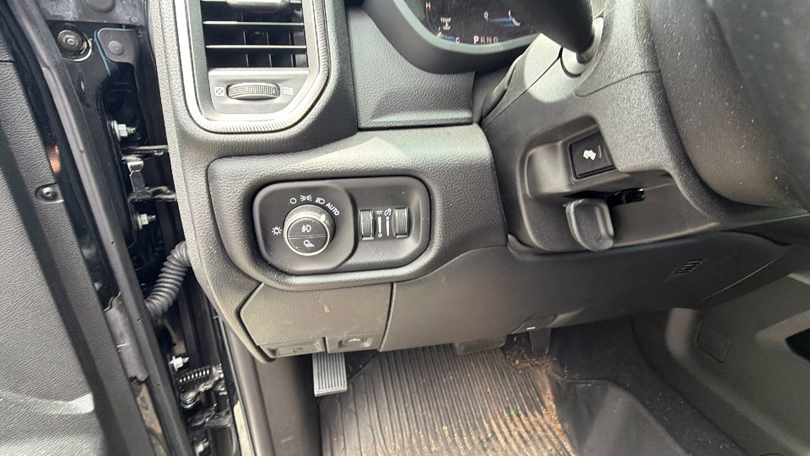 Used 2025 RAM 2500 Power Wagon AWD/4WD image 25