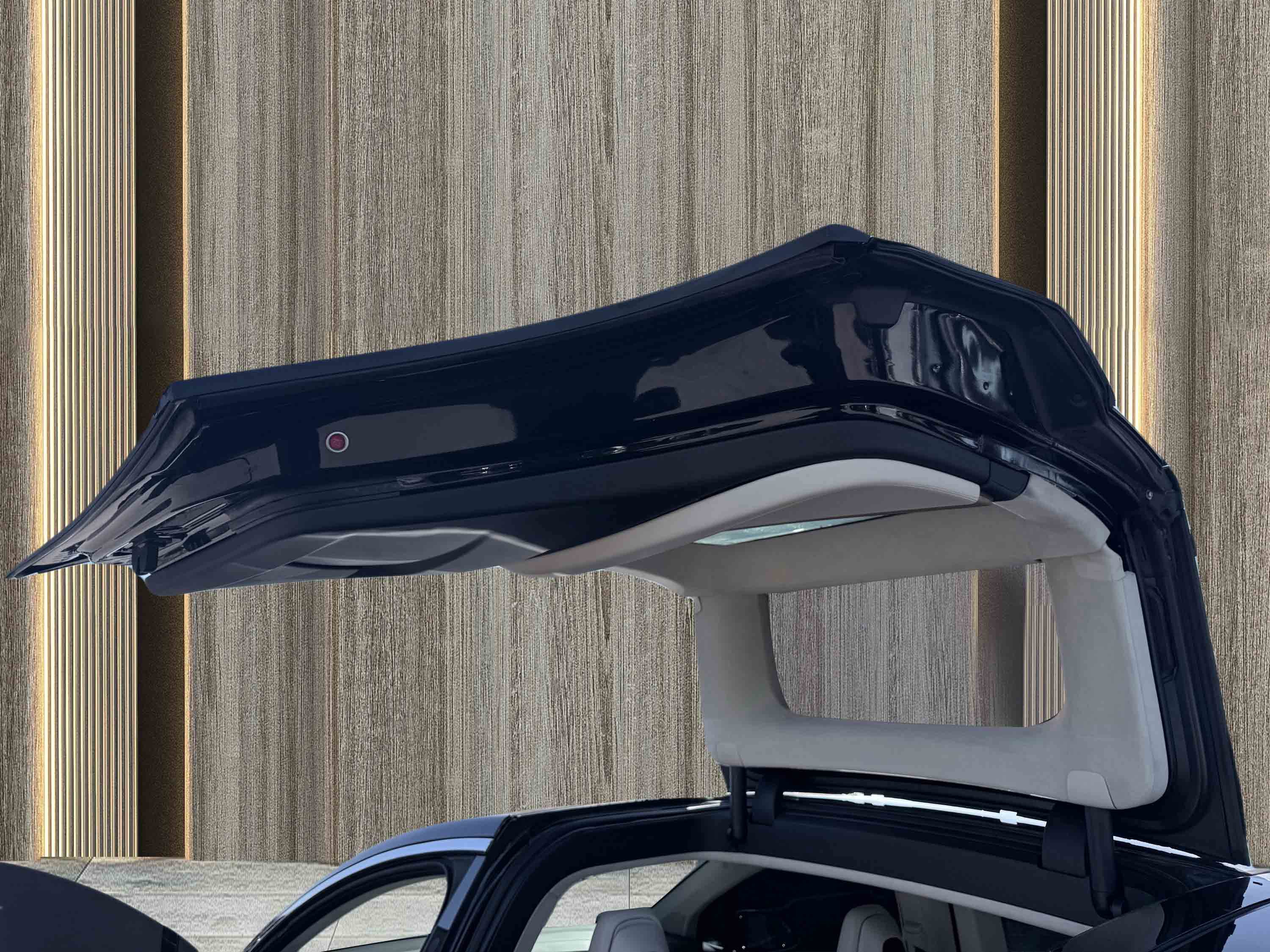 Used 2019 Tesla Model X 75D image 27