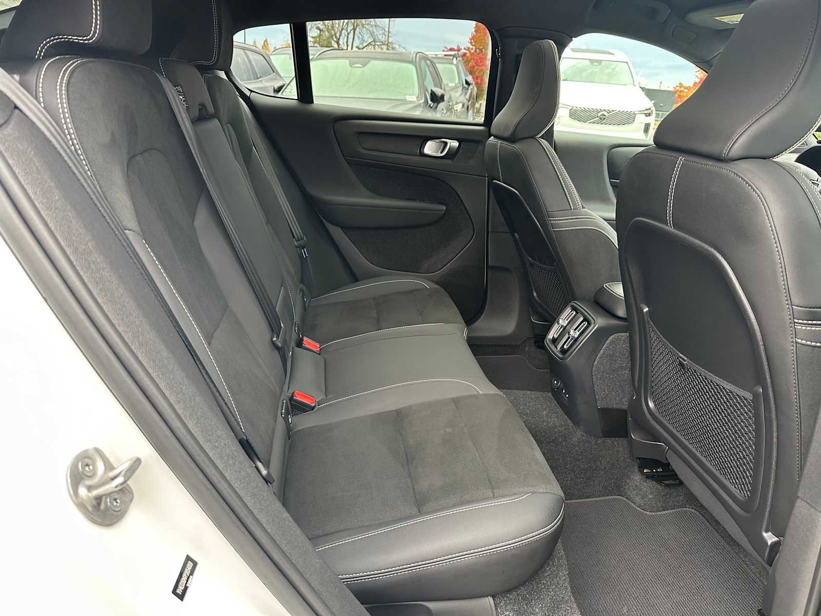 Certified 2023 Volvo C40 P8 Recharge Ultimate image 12