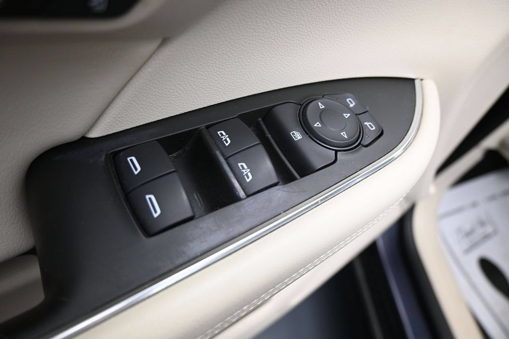 Used 2021 Buick Envision Essence AWD/4WD image 11