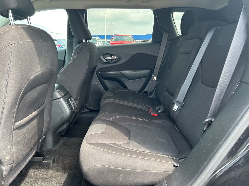 Used 2015 Jeep Cherokee Latitude image 22