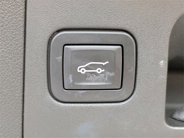 Used 2017 Cadillac XT5 Luxury w/ Driver Awareness Package image 13