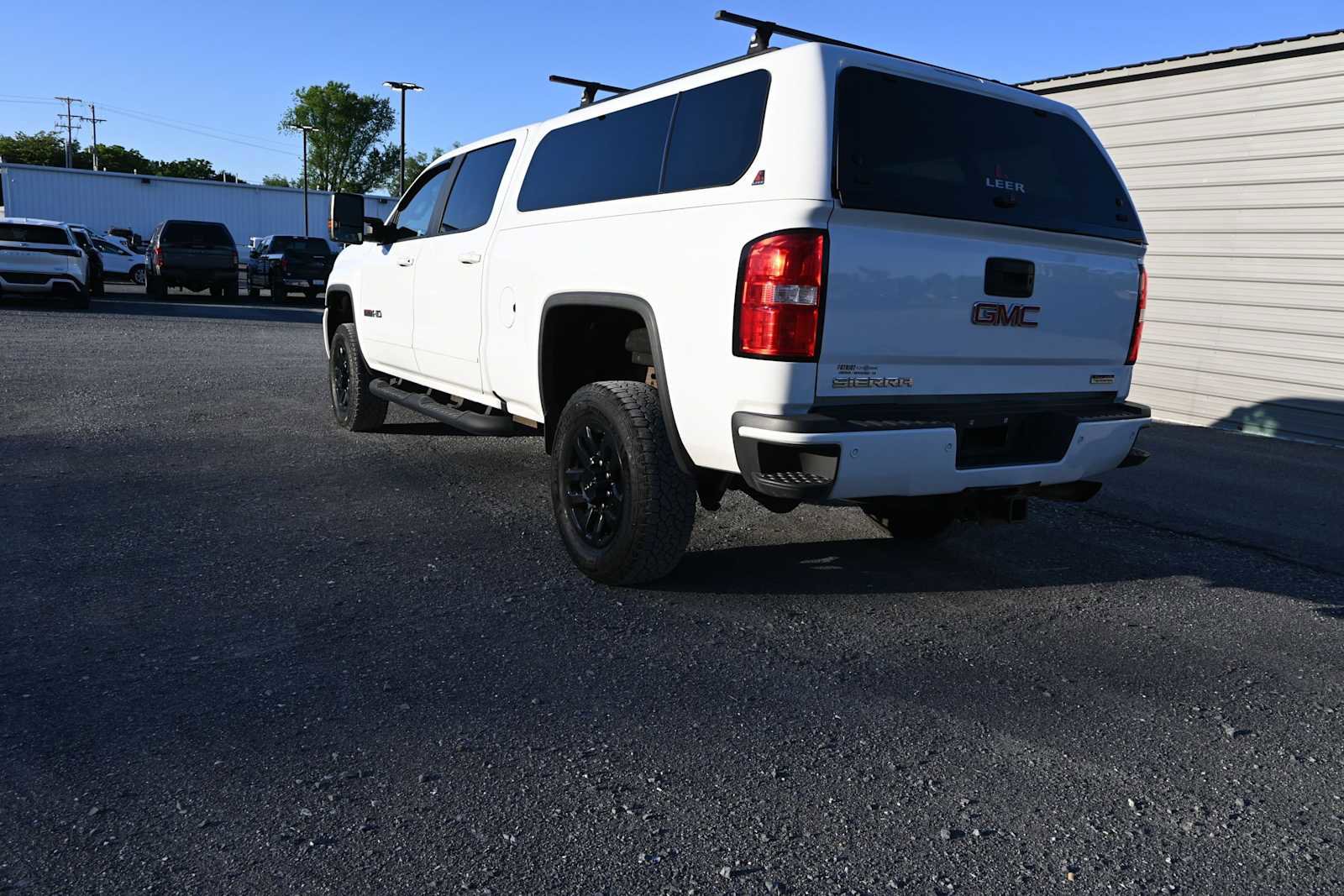 Used 2018 GMC Sierra 2500 SLT w/ All Terrain HD Package AWD/4WD image 10