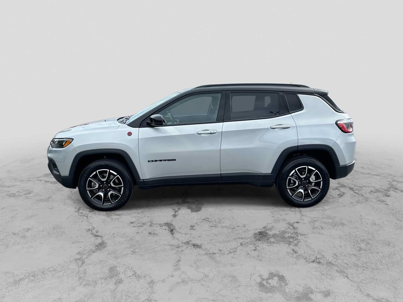 Certified 2025 Jeep Compass Trailhawk AWD/4WD image 5