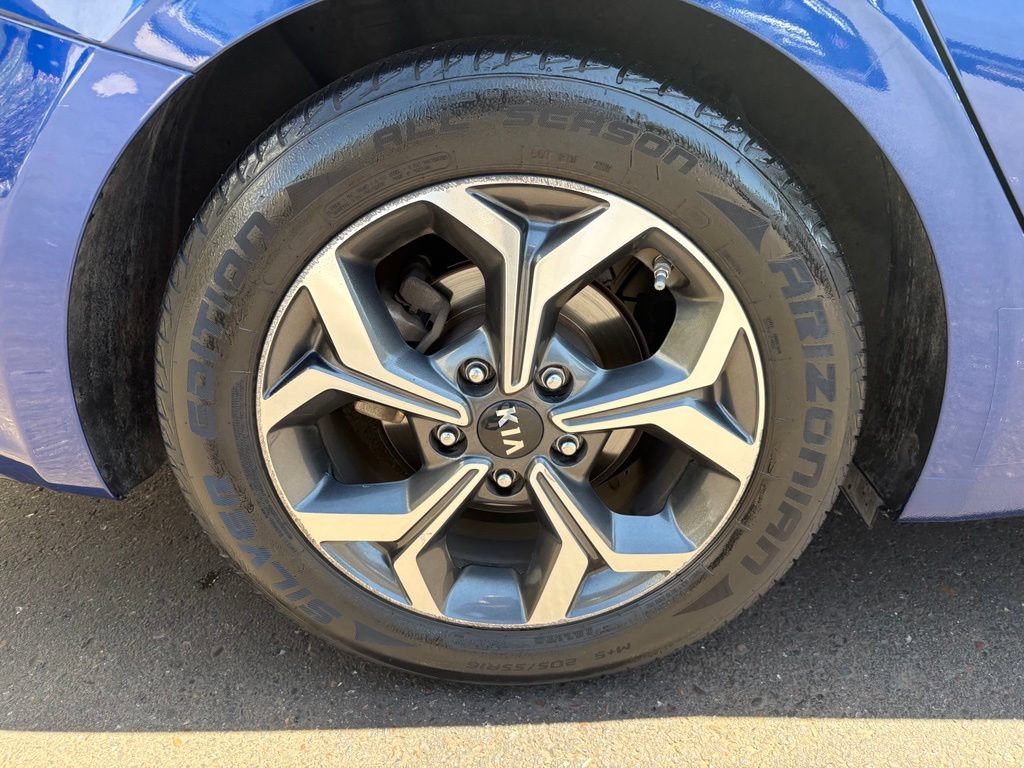 Used 2019 Kia Forte LXS FWD image 4