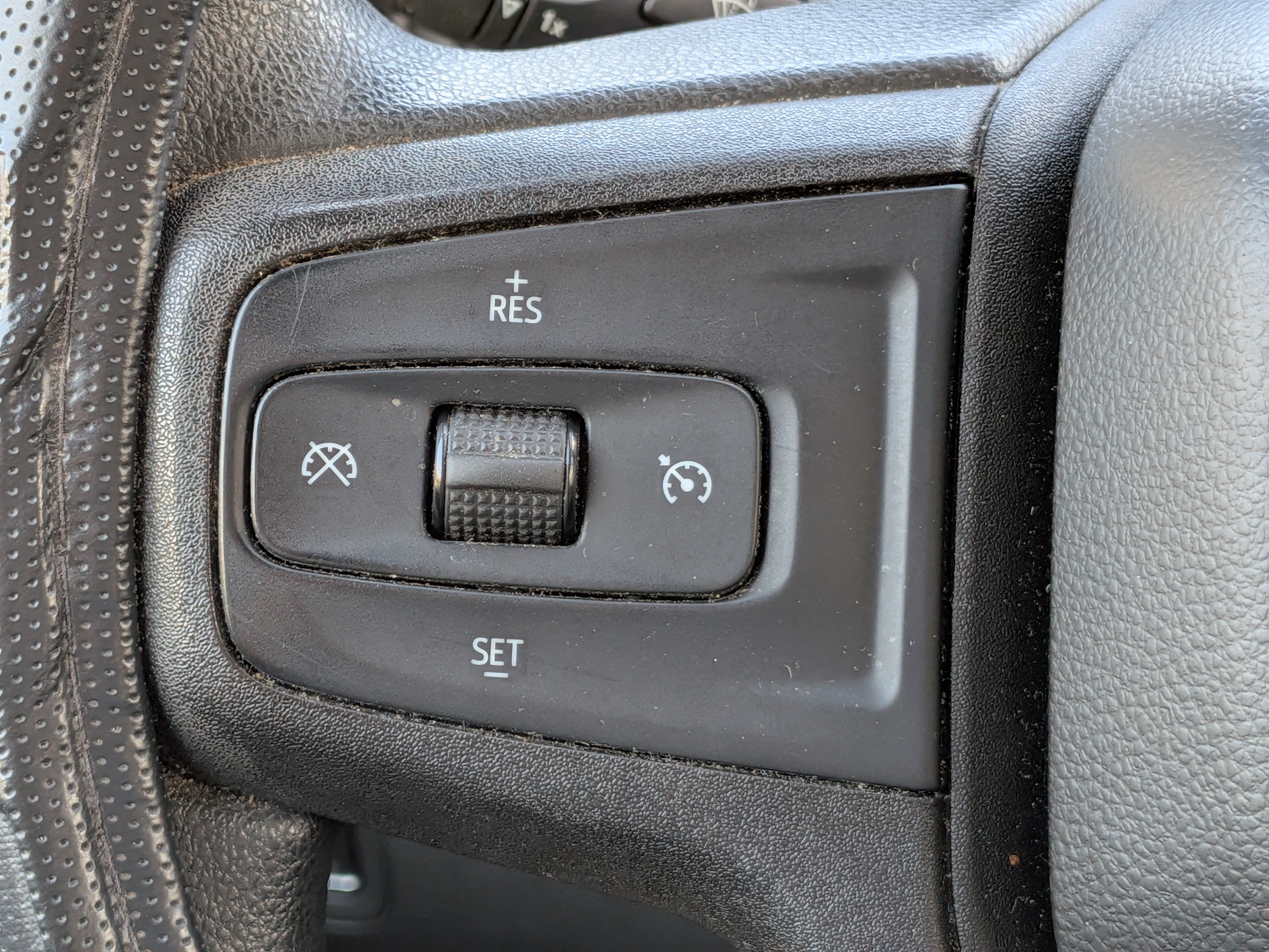 Certified 2020 Chevrolet Silverado 1500 Custom w/ Custom Value Package AWD/4WD image 24